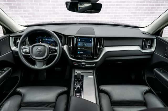 Volvo XC60 (2022) thumbnail 5