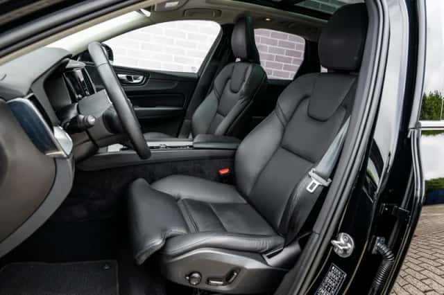 Volvo XC60 (2022) thumbnail 6