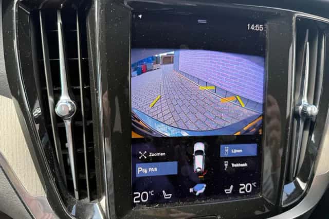 Volvo V60 (2022) thumbnail 5