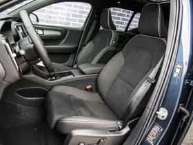 Volvo EX40 thumbnail 9