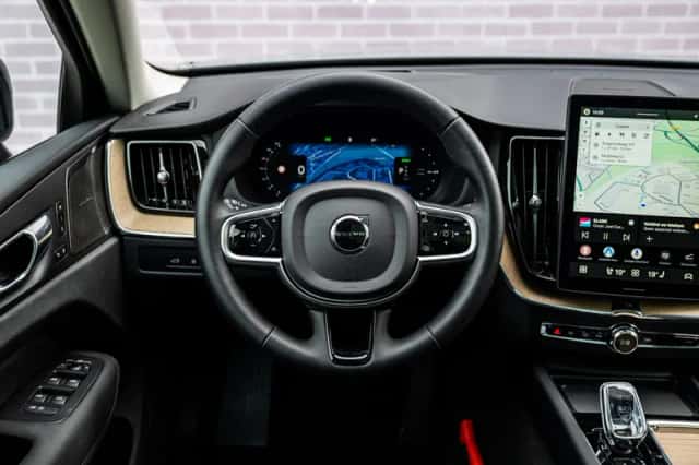 Volvo XC60 (2026) thumbnail 3