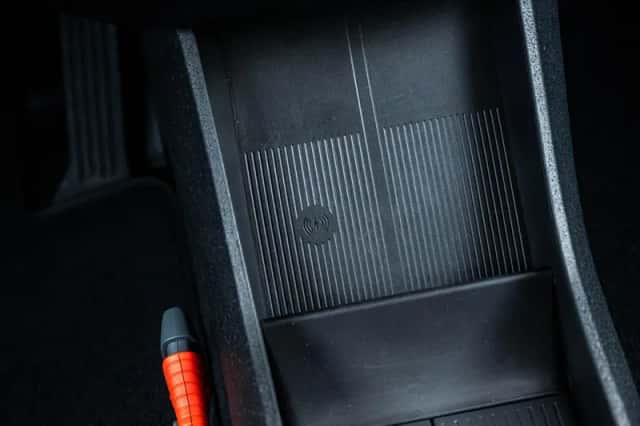 Volvo EX30 (2024) thumbnail 12