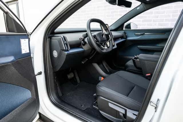 Volvo EX30 (2024) thumbnail 15