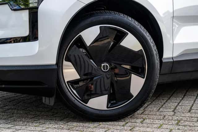 Volvo EX30 (2024) thumbnail 25