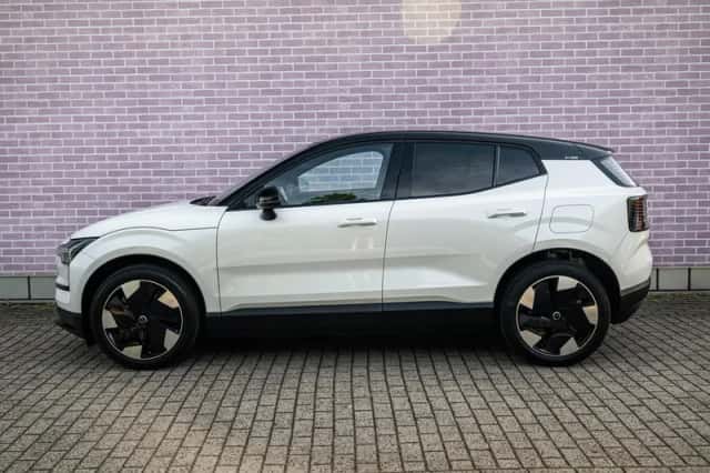 Volvo EX30 (2024) thumbnail 4