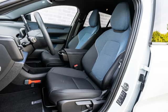 Volvo EX30 (2024) thumbnail 6