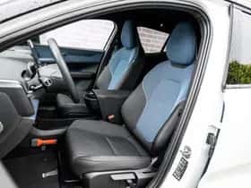 Volvo EX30 (2024) thumbnail 6