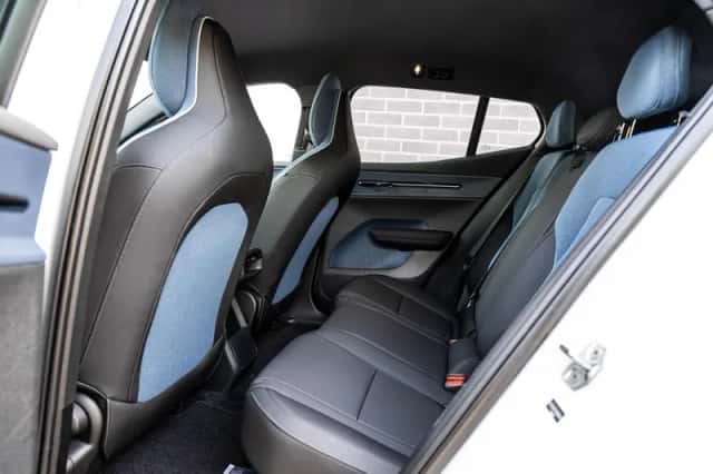 Volvo EX30 (2024) thumbnail 7