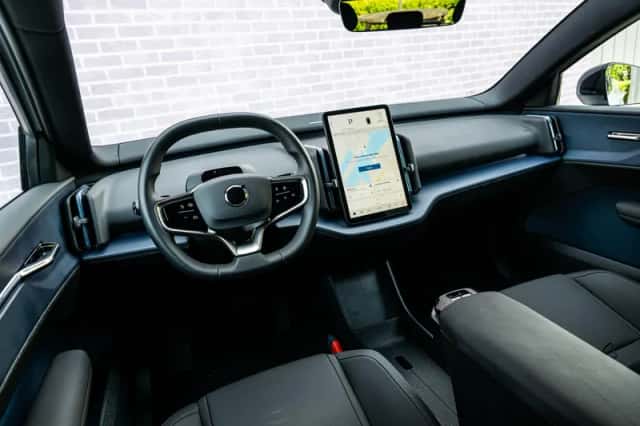Volvo EX30 (2024) thumbnail 10