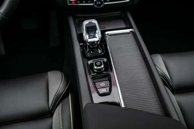 Volvo XC60 (2025) thumbnail 32