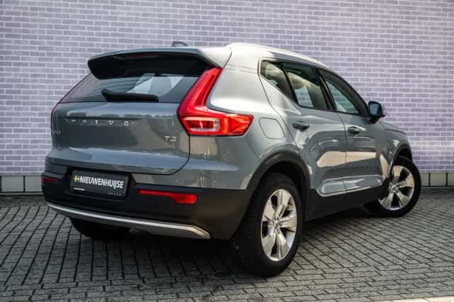 Volvo XC40 (2019) thumbnail 2