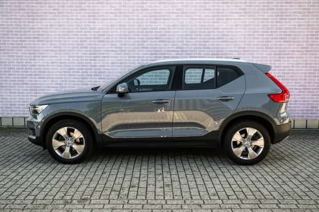 Volvo XC40 (2019) thumbnail 4