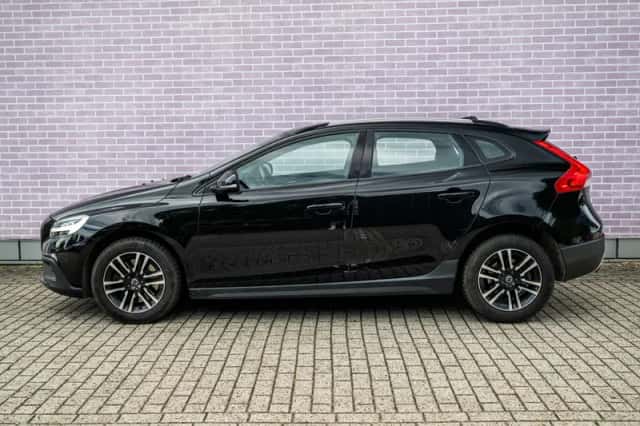 Volvo V40 (2018) thumbnail 4