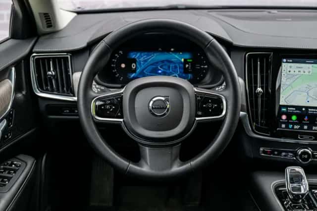 Volvo V90 (2023) thumbnail 3