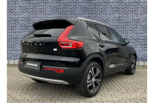 Volvo XC40 (2020) thumbnail 2