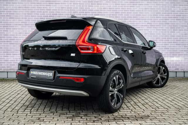 Volvo XC40 (2020) thumbnail 3