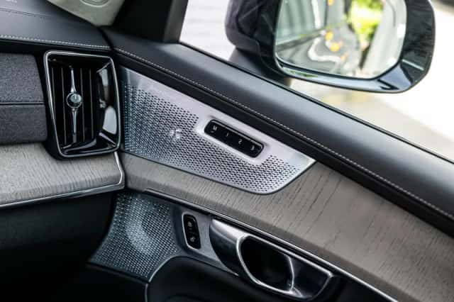 Volvo XC90 (2025) thumbnail 24
