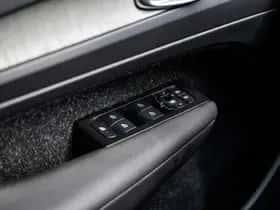 Volvo XC40 thumbnail 23