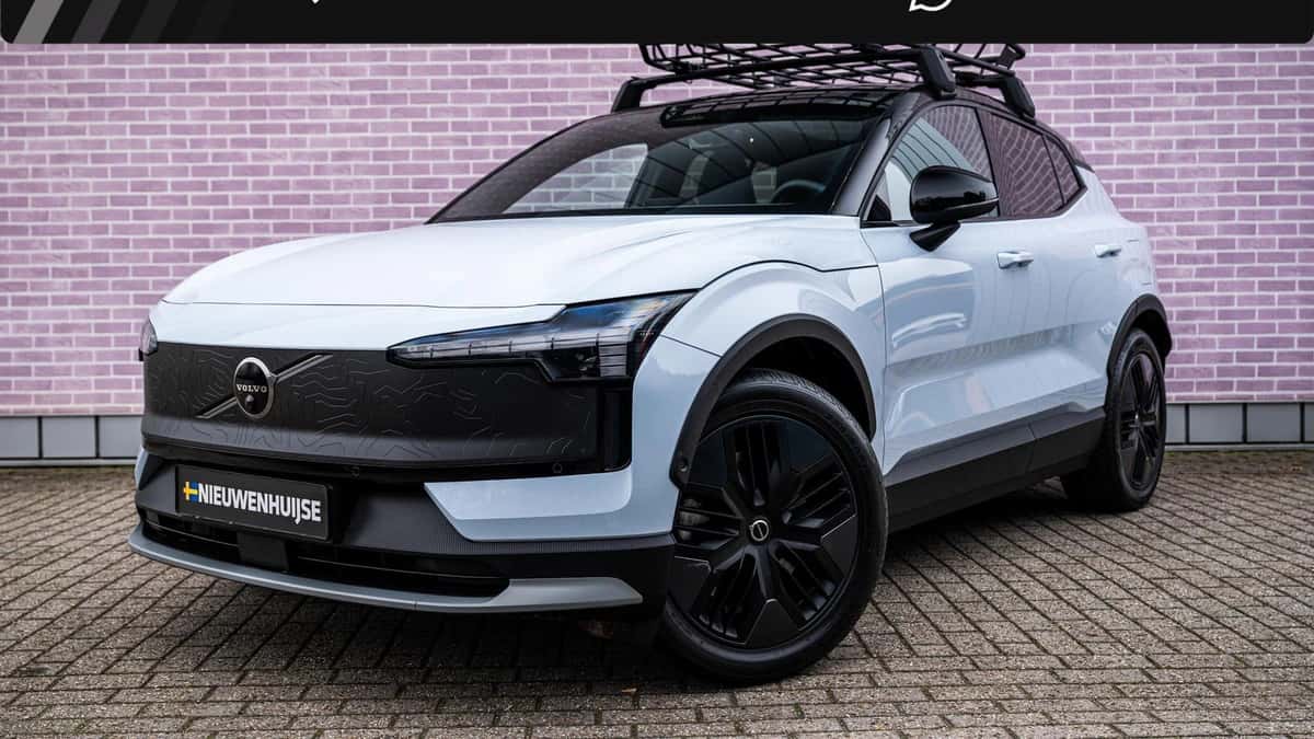Volvo EX30 — foto 1