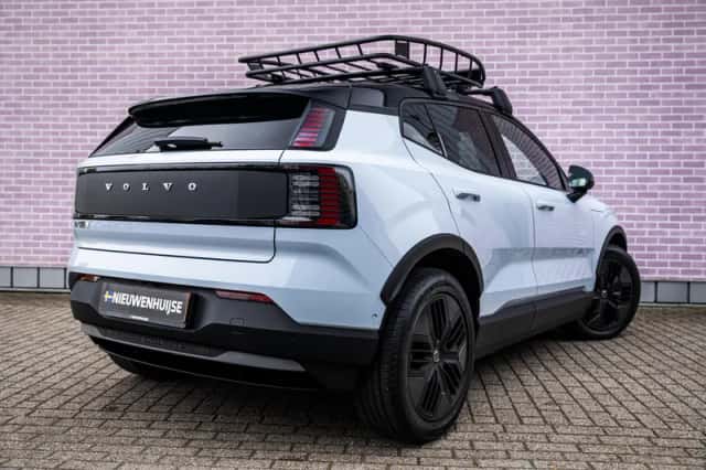Volvo EX30 (2025) thumbnail 2