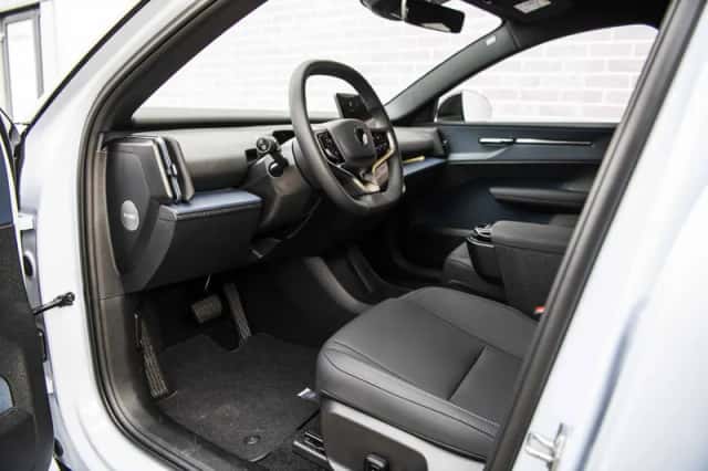 Volvo EX30 (2025) thumbnail 19