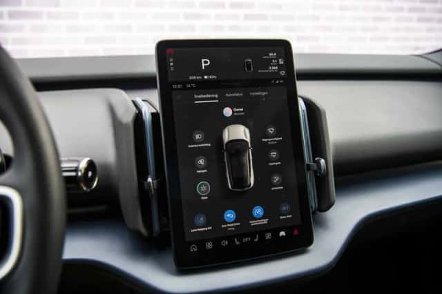 Volvo EX30 (2025) thumbnail 22