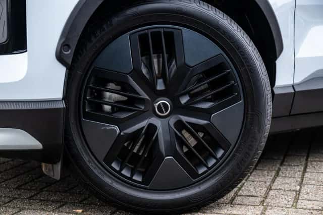 Volvo EX30 (2025) thumbnail 29