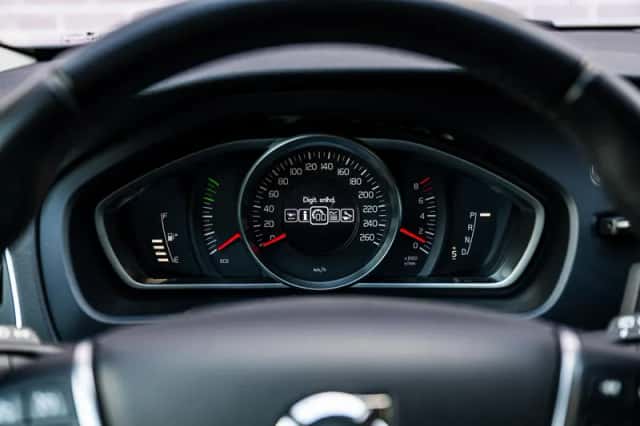 Volvo V40 (2019) thumbnail 14
