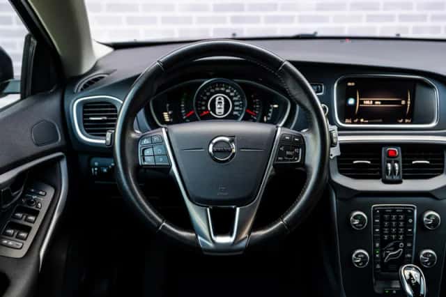 Volvo V40 (2019) thumbnail 3
