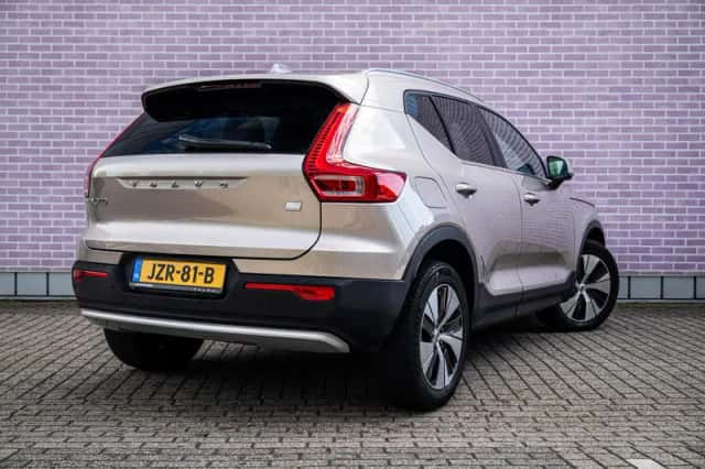 Volvo XC40 (2022) thumbnail 2