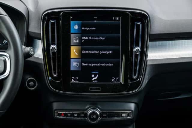 Volvo XC40 (2022) thumbnail 11