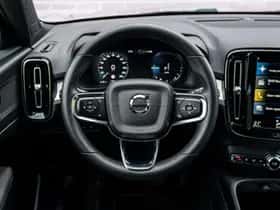 Volvo XC40 thumbnail 3