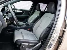 Volvo XC40 thumbnail 6