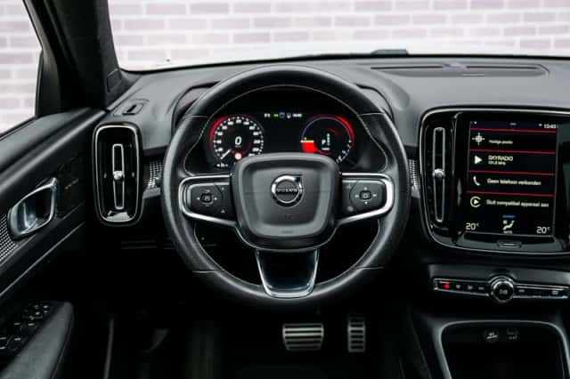 Volvo XC40 (2021) thumbnail 3