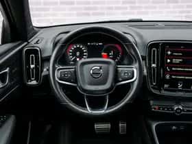 Volvo XC40 thumbnail 3