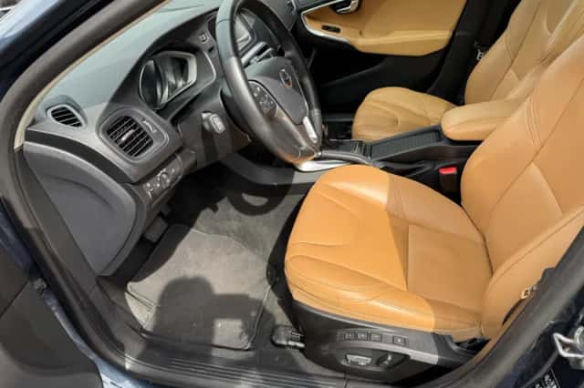 Volvo V40 (2019) thumbnail 3