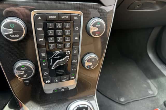 Volvo V40 (2019) thumbnail 4