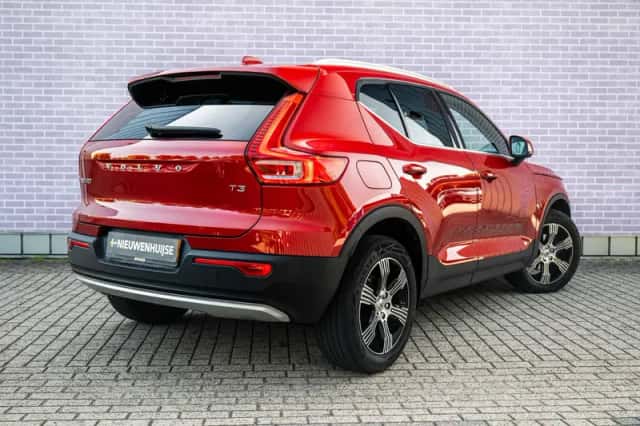 Volvo XC40 (2020) thumbnail 2