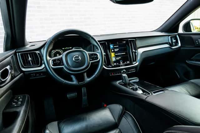 Volvo V60 (2021) thumbnail 11