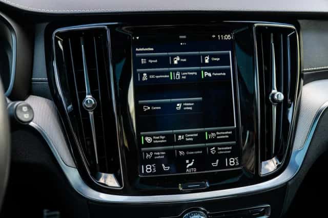 Volvo V60 (2021) thumbnail 19
