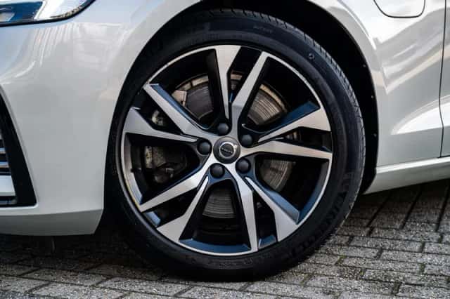 Volvo V60 (2021) thumbnail 32