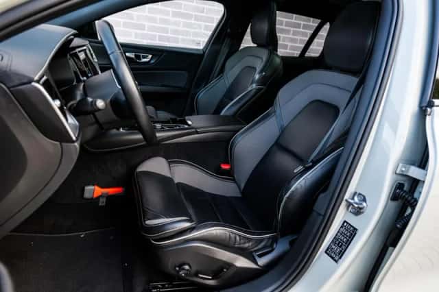 Volvo V60 (2021) thumbnail 6