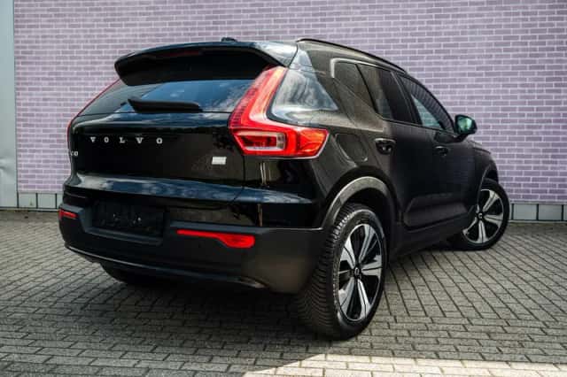 Volvo XC40 (2022) thumbnail 2