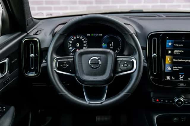 Volvo XC40 (2022) thumbnail 3