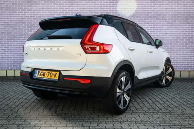 Volvo XC40 (2023) thumbnail 2