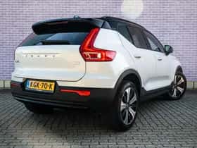 Volvo XC40 (2023) thumbnail 2