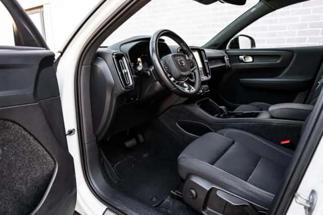 Volvo XC40 (2023) thumbnail 16