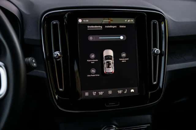Volvo XC40 (2023) thumbnail 19