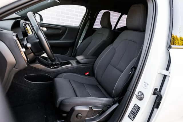 Volvo XC40 (2023) thumbnail 6