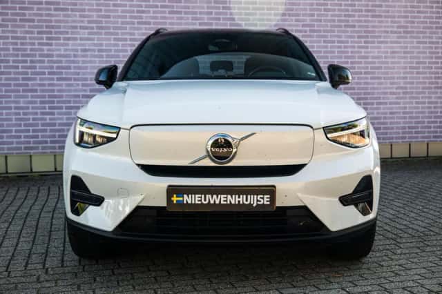 Volvo XC40 (2023) thumbnail 8